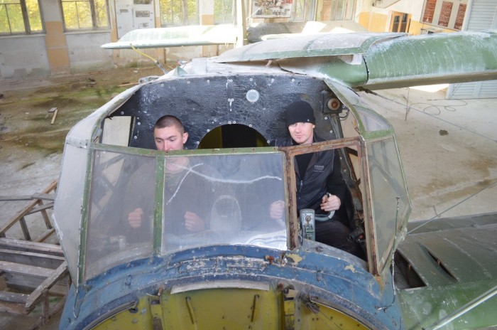 D9pT-04Hbh0.jpg